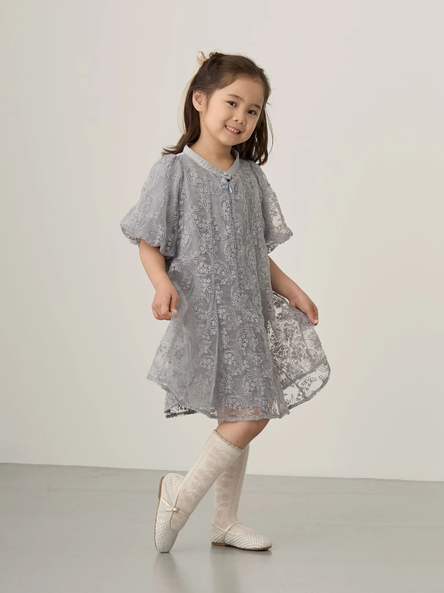 【キッズ】ボリューム袖総レースドレス Blue gray