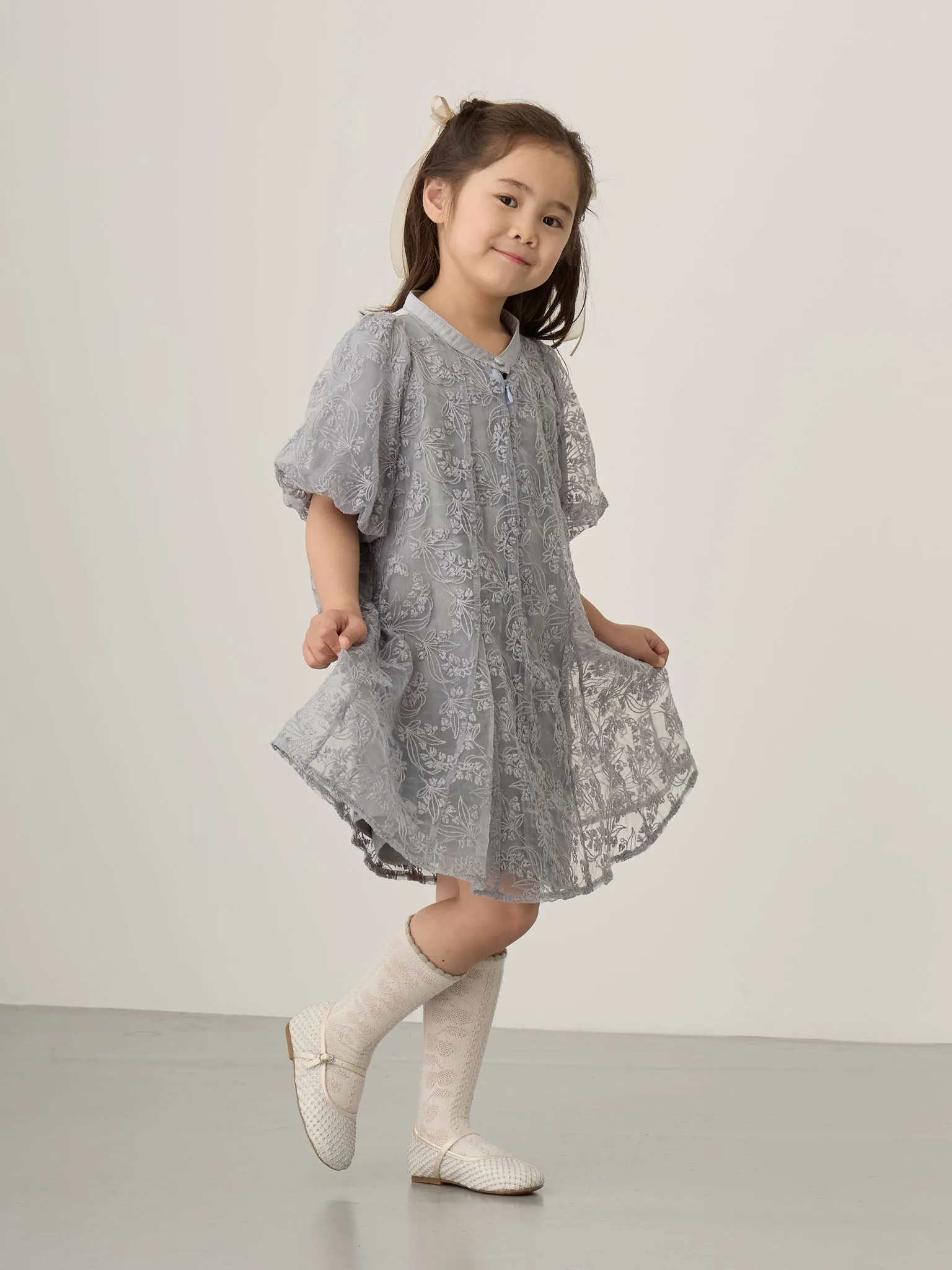 【キッズ】ボリューム袖総レースドレス Blue gray
