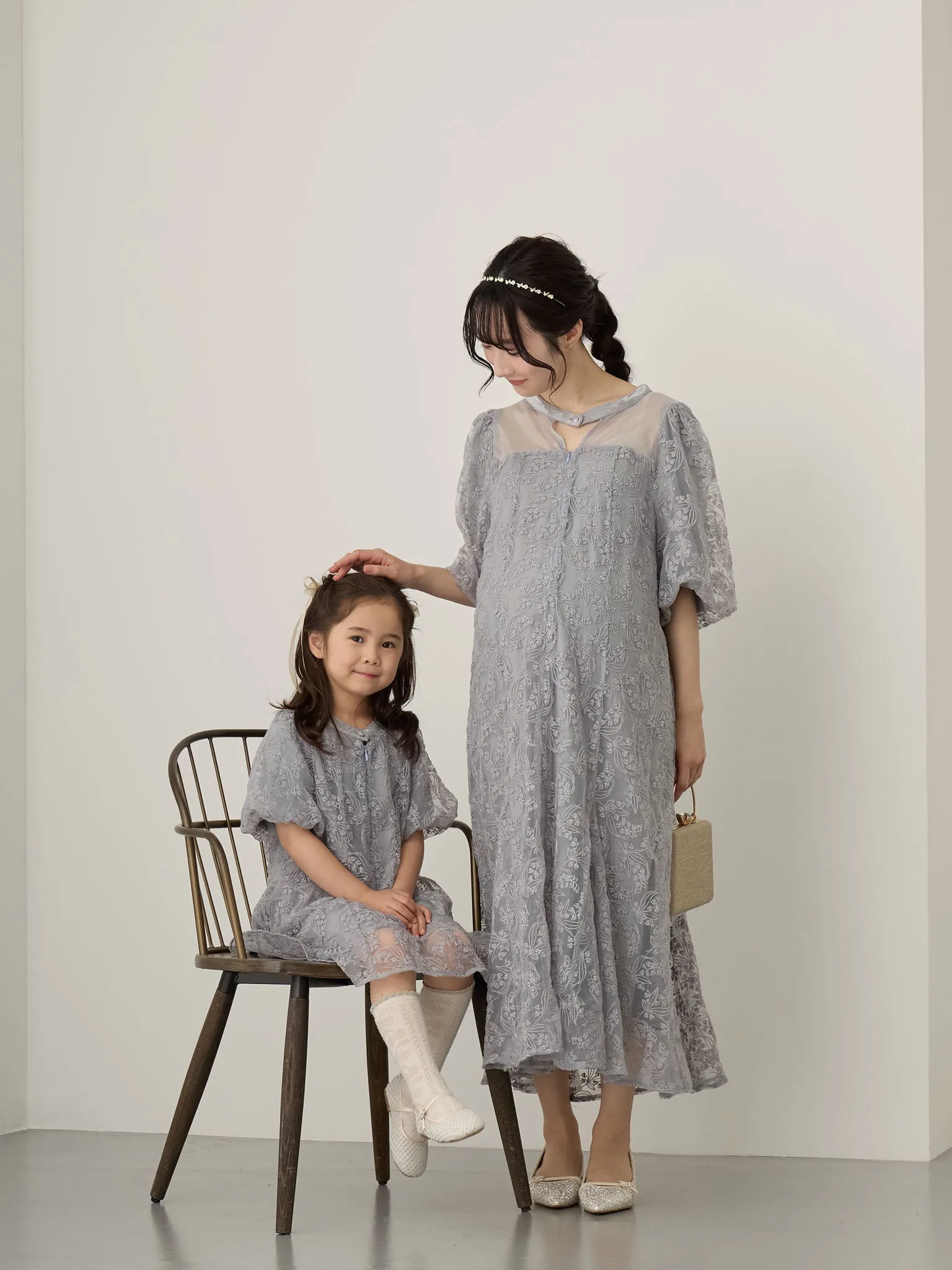 【キッズ】ボリューム袖総レースドレス Blue gray