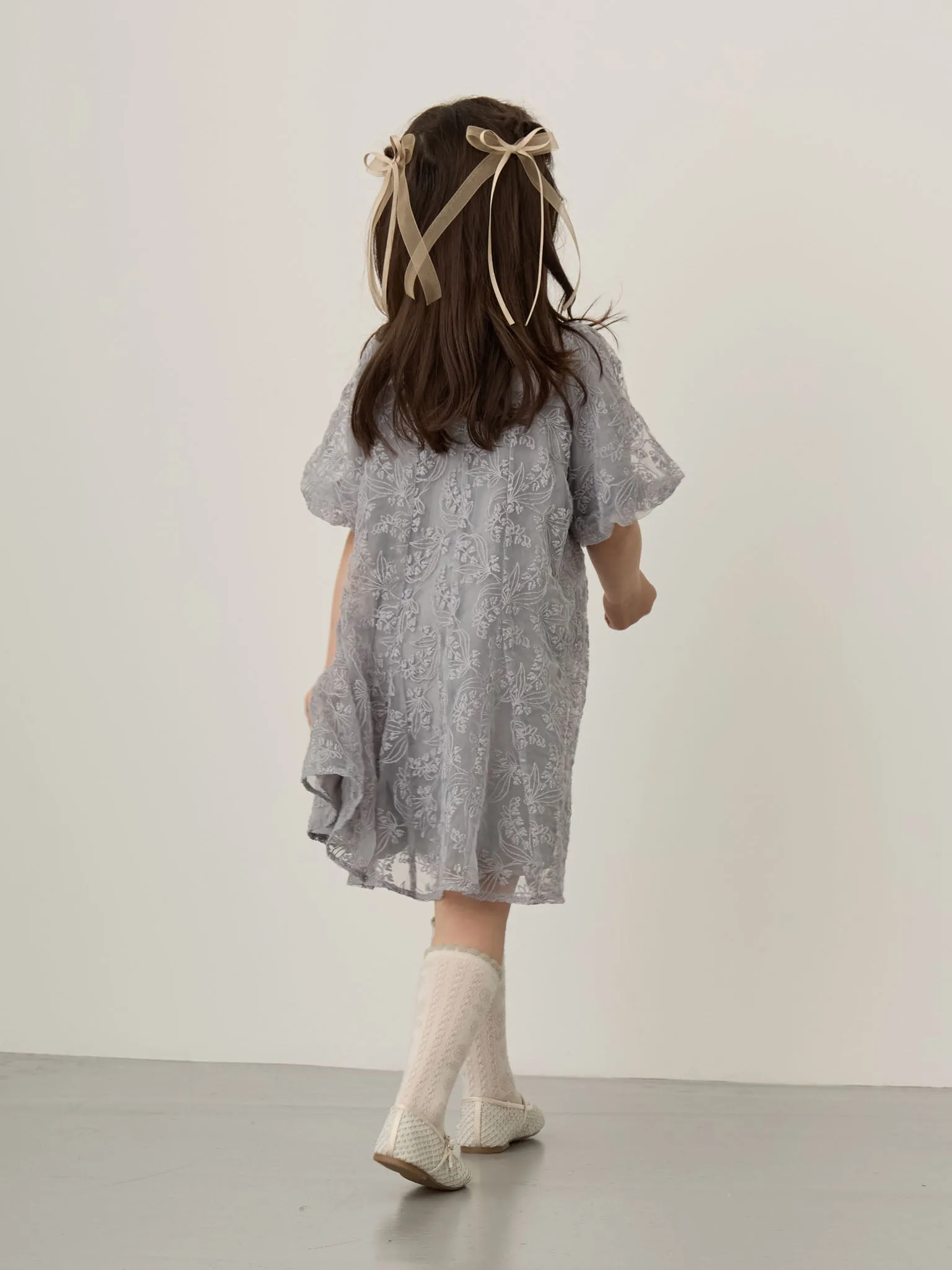 【キッズ】ボリューム袖総レースドレス Blue gray