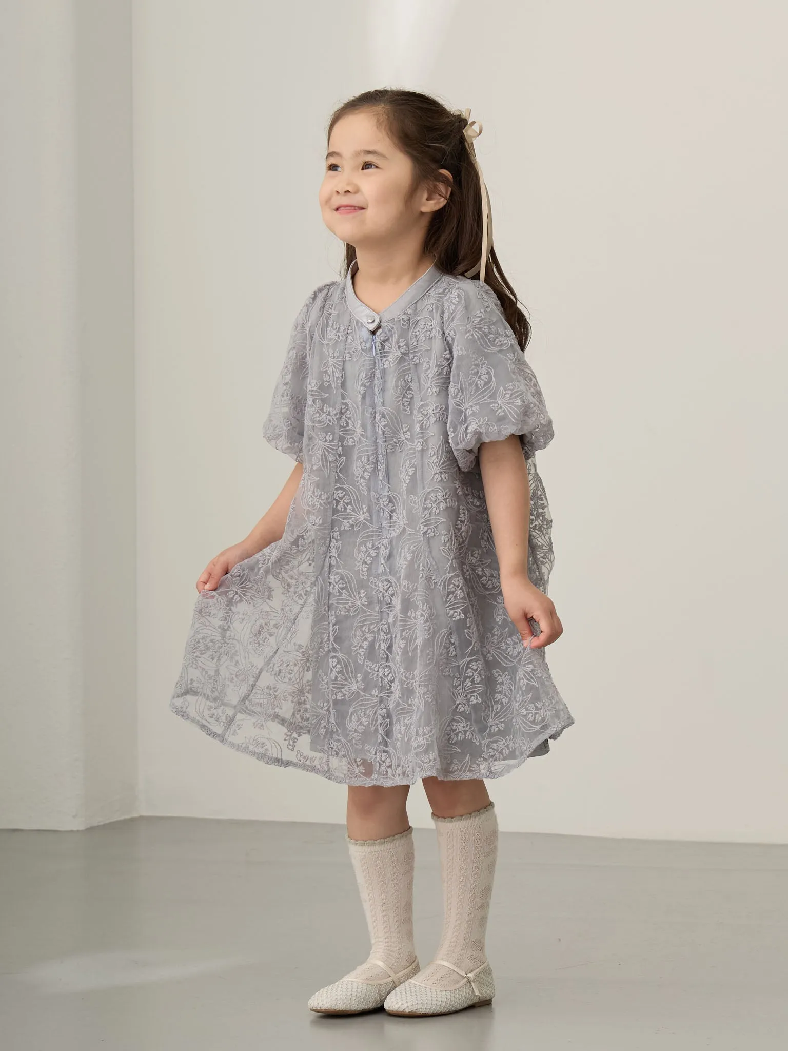 【キッズ】ボリューム袖総レースドレス Blue gray