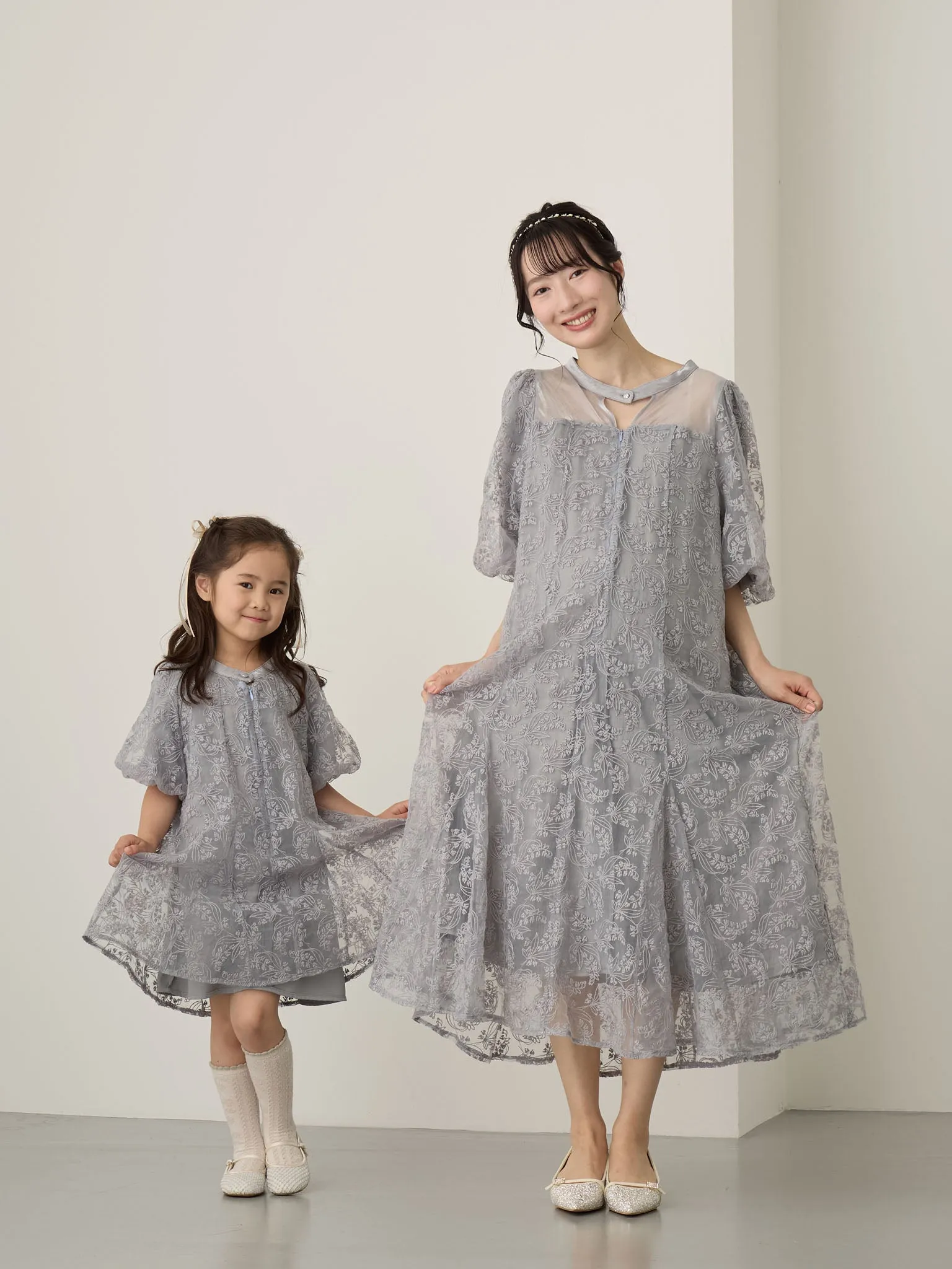 【キッズ】ボリューム袖総レースドレス Blue gray
