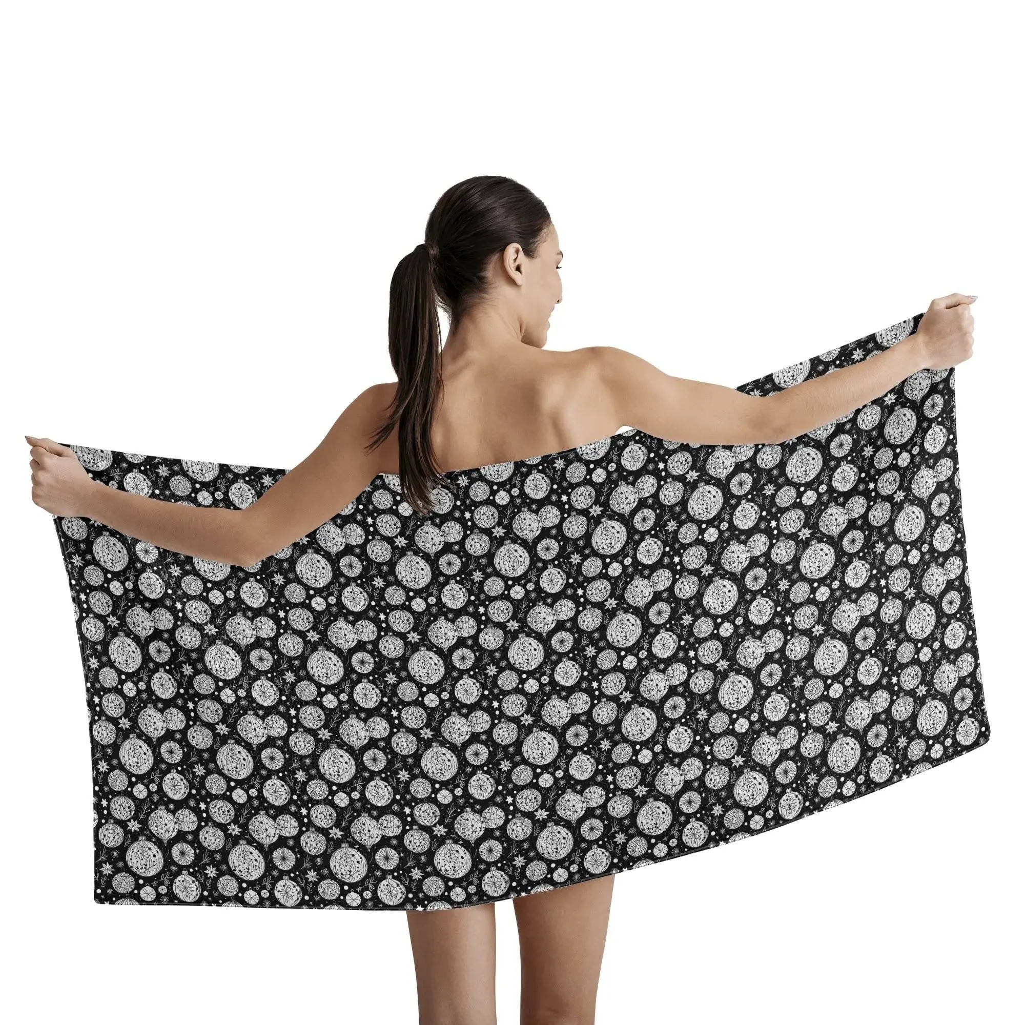 Black and White Ornament Bath Towel