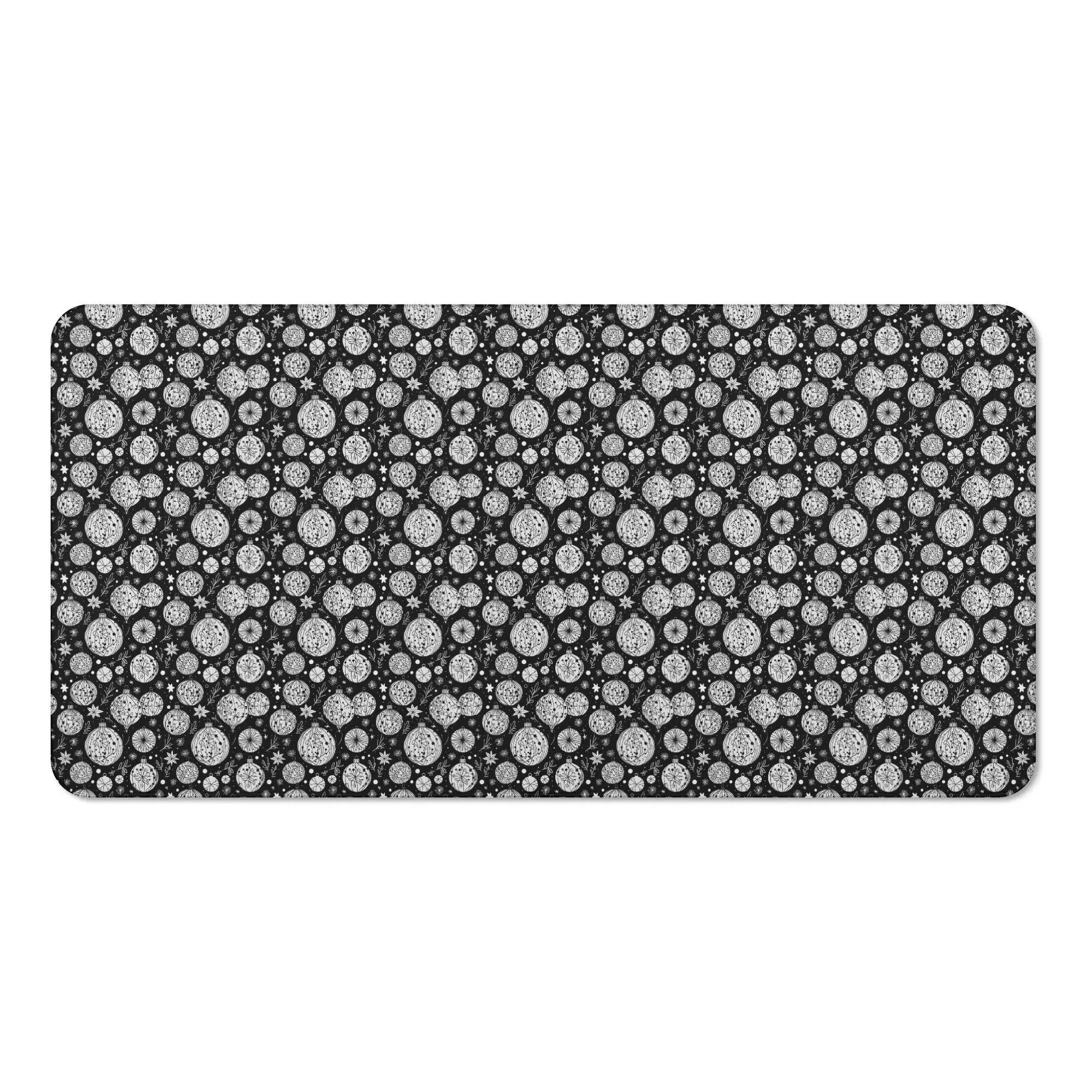 Black and White Ornament Bath Towel