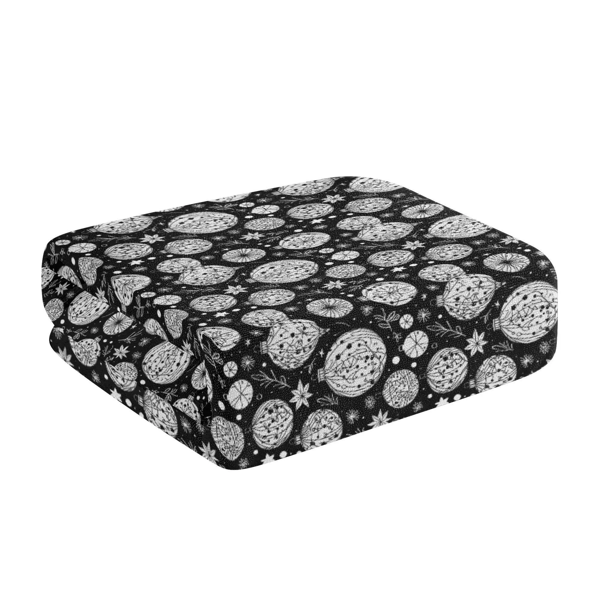 Black and White Ornament Bath Towel