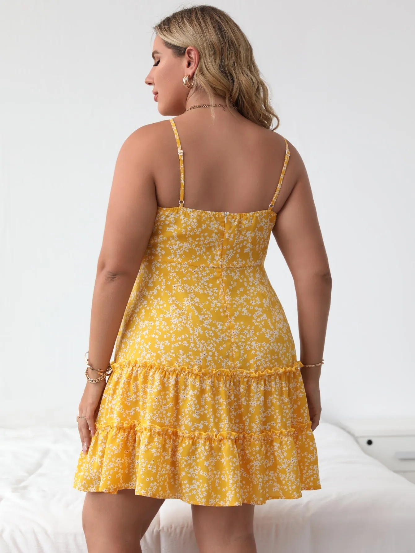 Boho Ditsy Floral Tiered Layer Sleeveless Spaghetti Strap Layered/Tiered High Waist Short Plus Size Dress
