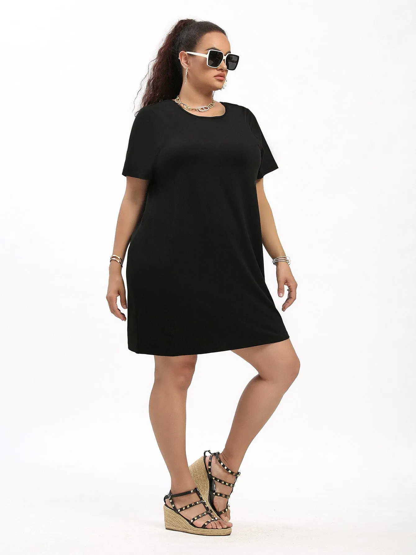 Casual Plain Cut Out Short Sleeve Round Neck Straight Short Plus Size Dress