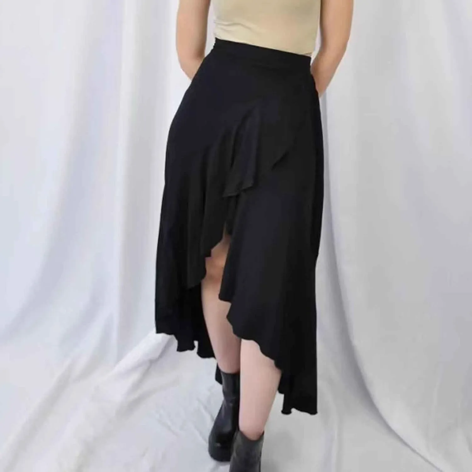 HGps8w Women's Ruffle Slit Long Skirt, Casual Elastic High Waisted 2025 Summer A-Line Boho Flowy Maxi Skirts