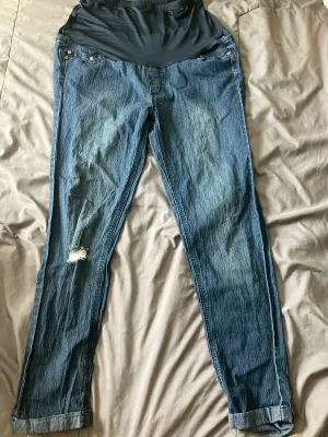 L Times Two Maternity Jeans w/ pockets - size Maternity: L (12-15)