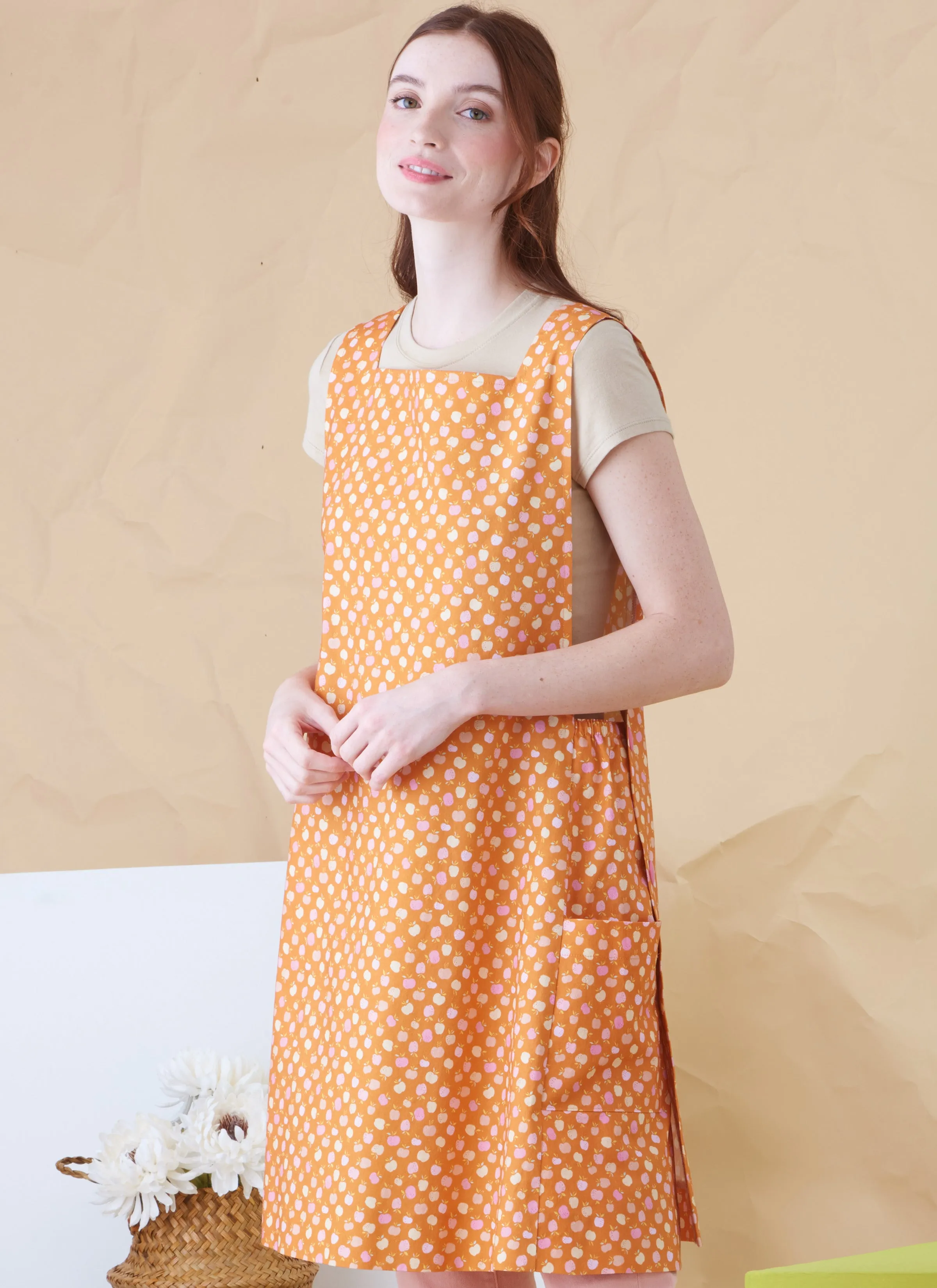 Simplicity Pattern S9766 Misses' Tabard Aprons