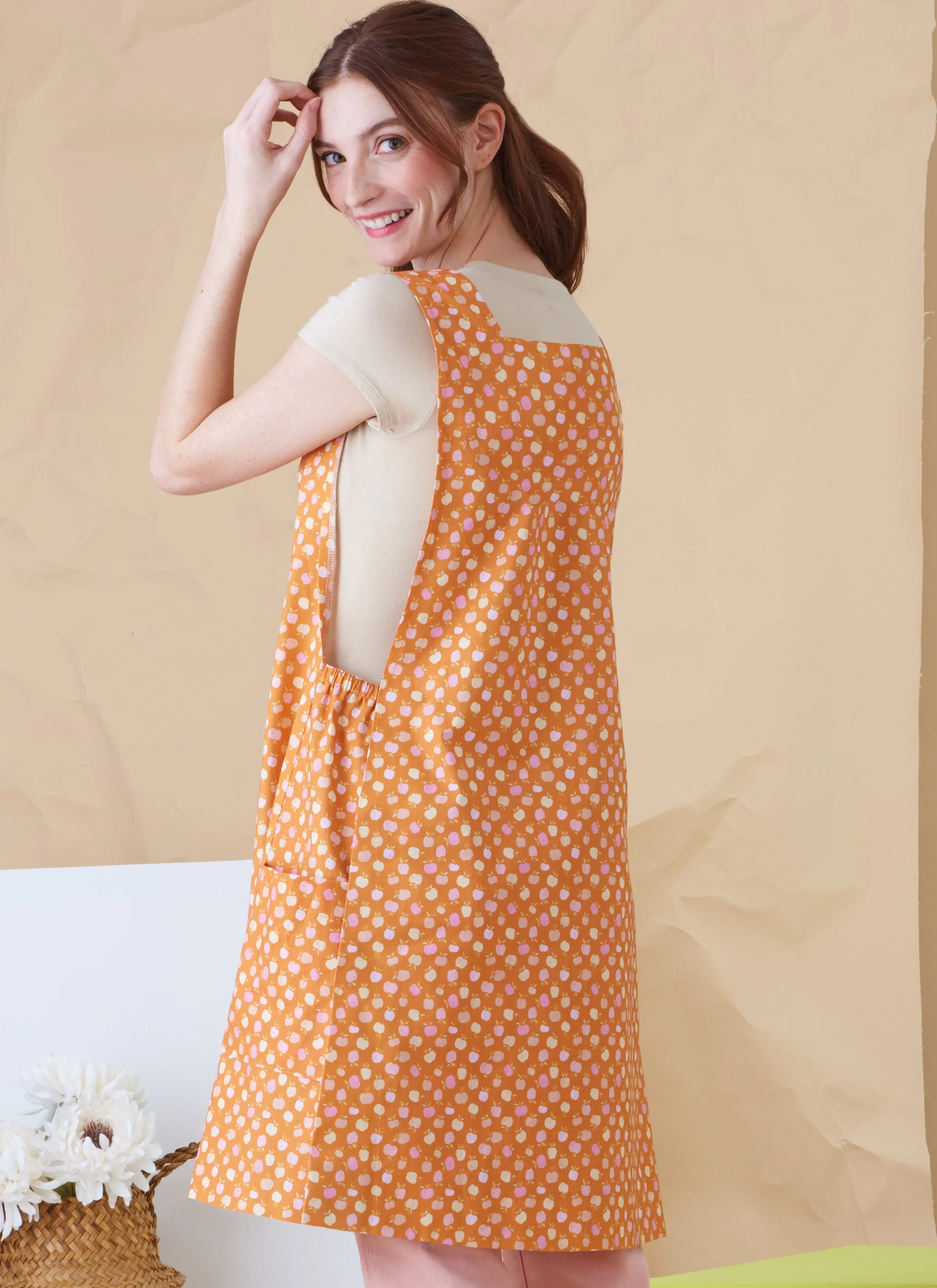 Simplicity Pattern S9766 Misses' Tabard Aprons