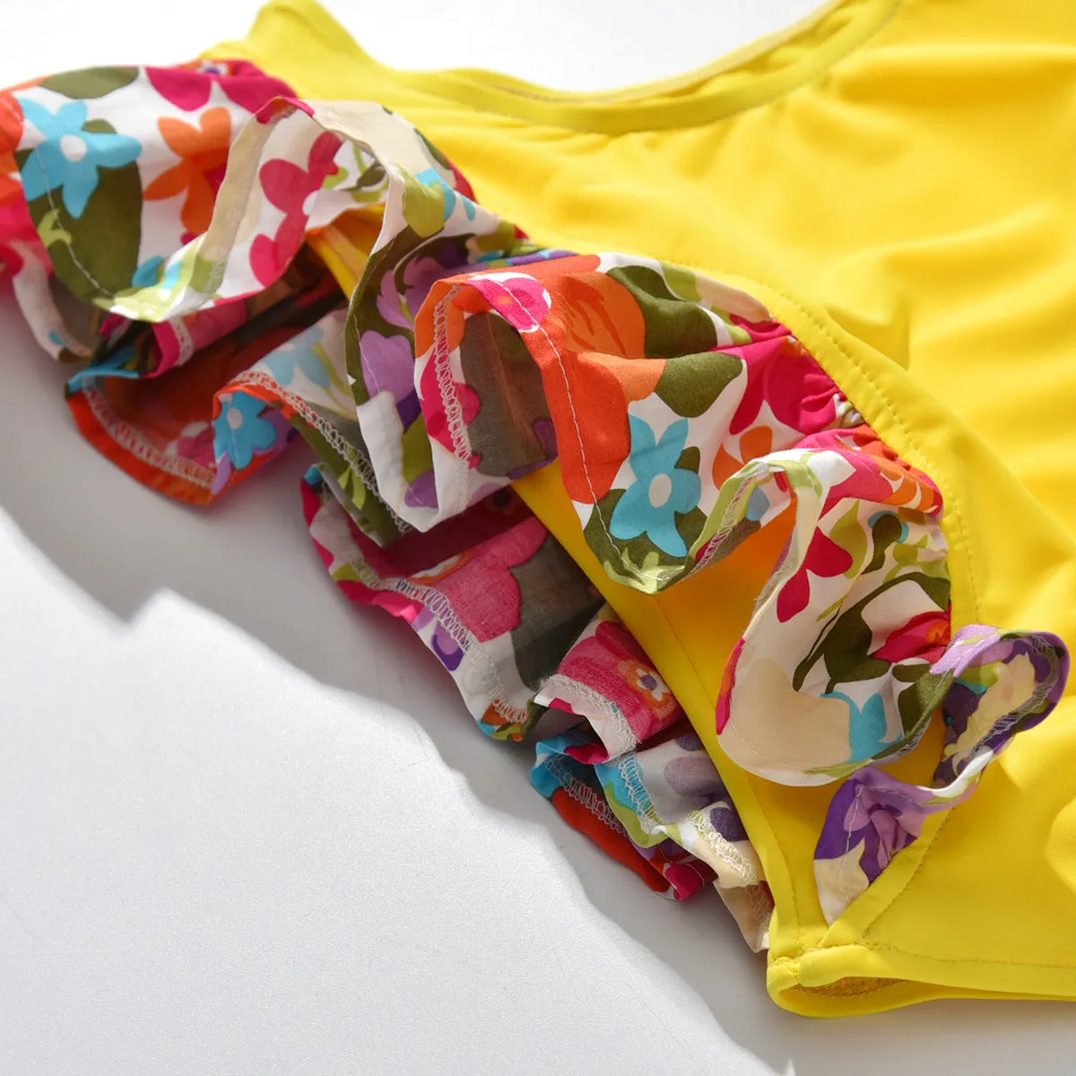Swimsuit  children's swimwear European girls floral printed swimwear girls fly sleeve one-piece swimwear
