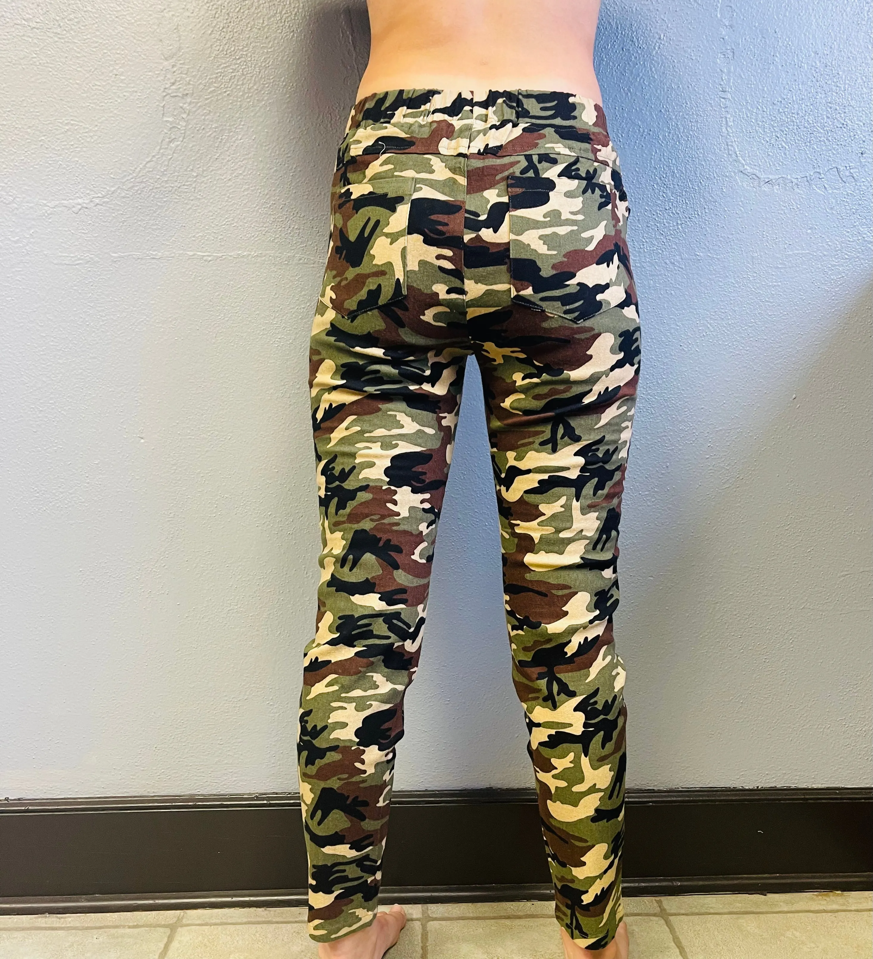 Umgee- High Waisted Camo Pants w/ Pockets