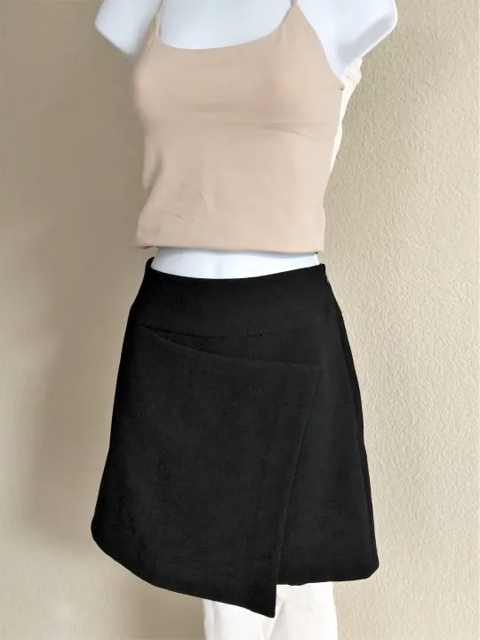 VINCE Size 4 Black Wrap Mini Skirt