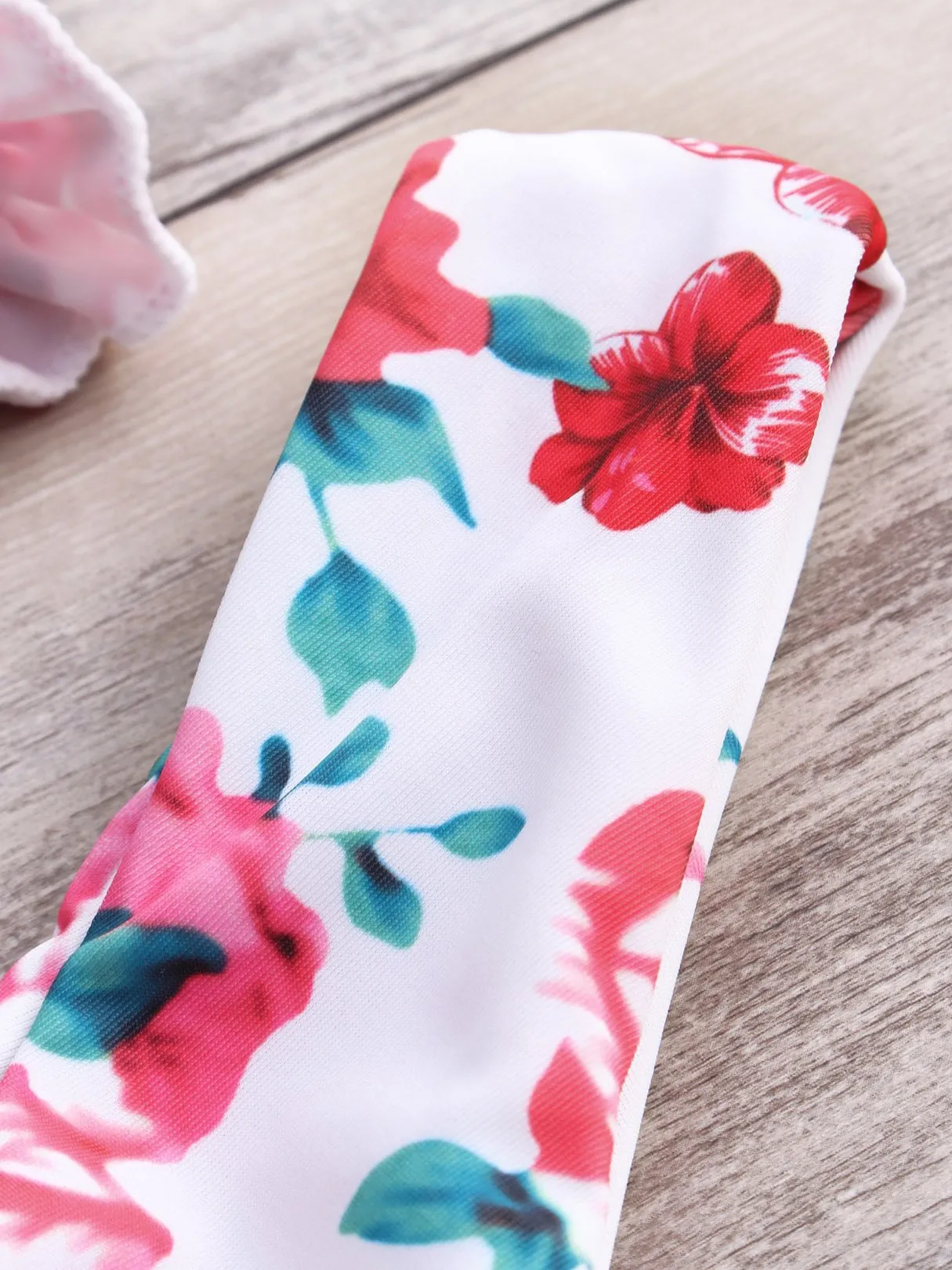 Wholesale Pink Random Floral Print Elastic Strapless Sleeveless Bikinis