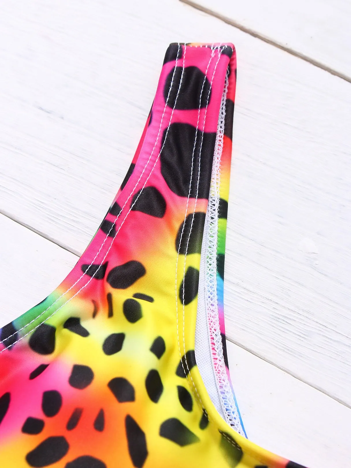 Wholesale Red Scoop Neck Sleeveless Leopard Fantasy Colour Bikinis