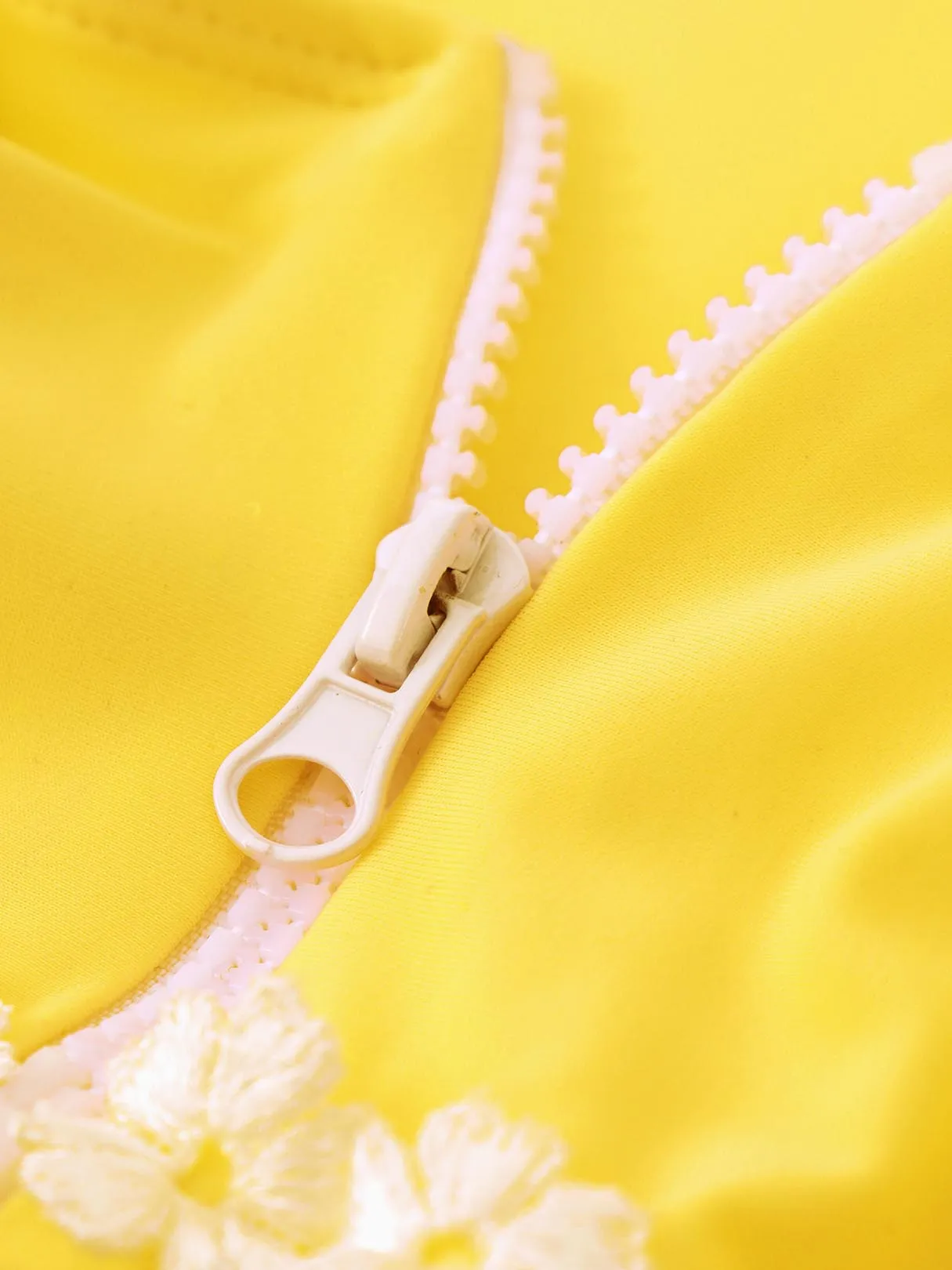 Wholesale Scoop Neck Plain Lace Sleeveless Yellow Bikini Set