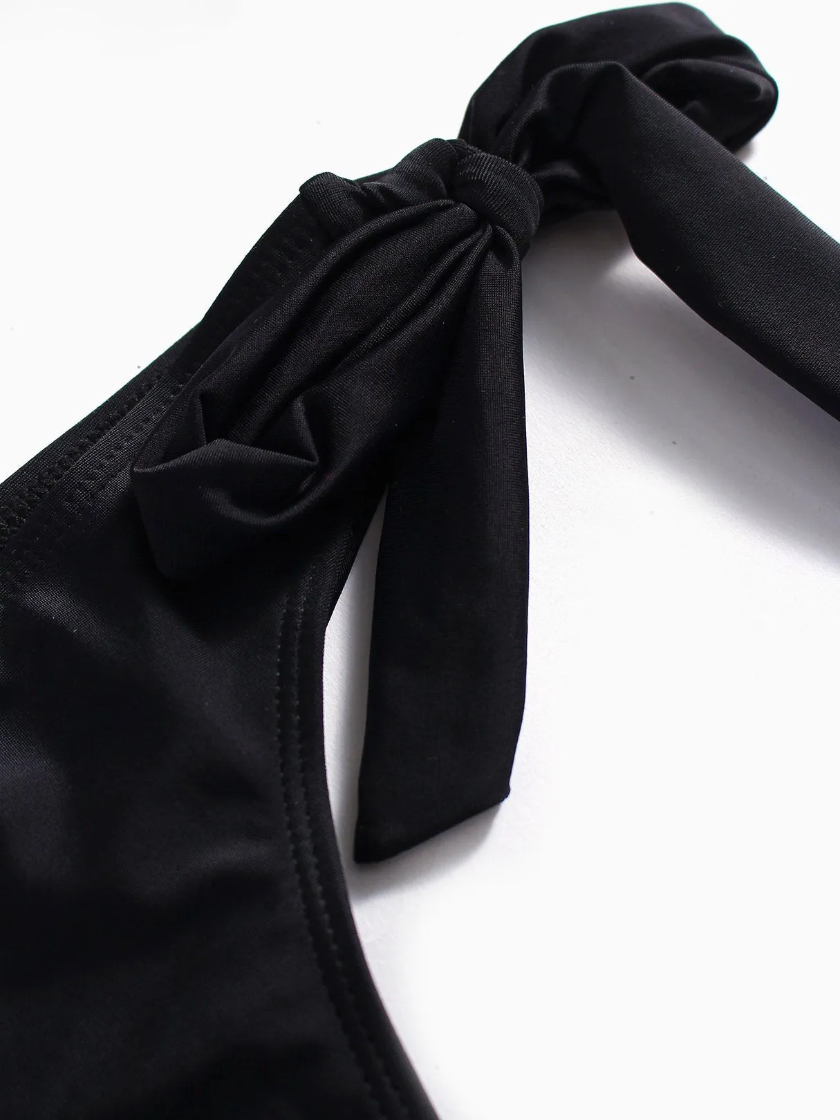 Wholesale Self-tie Design V-Neck Swimwear