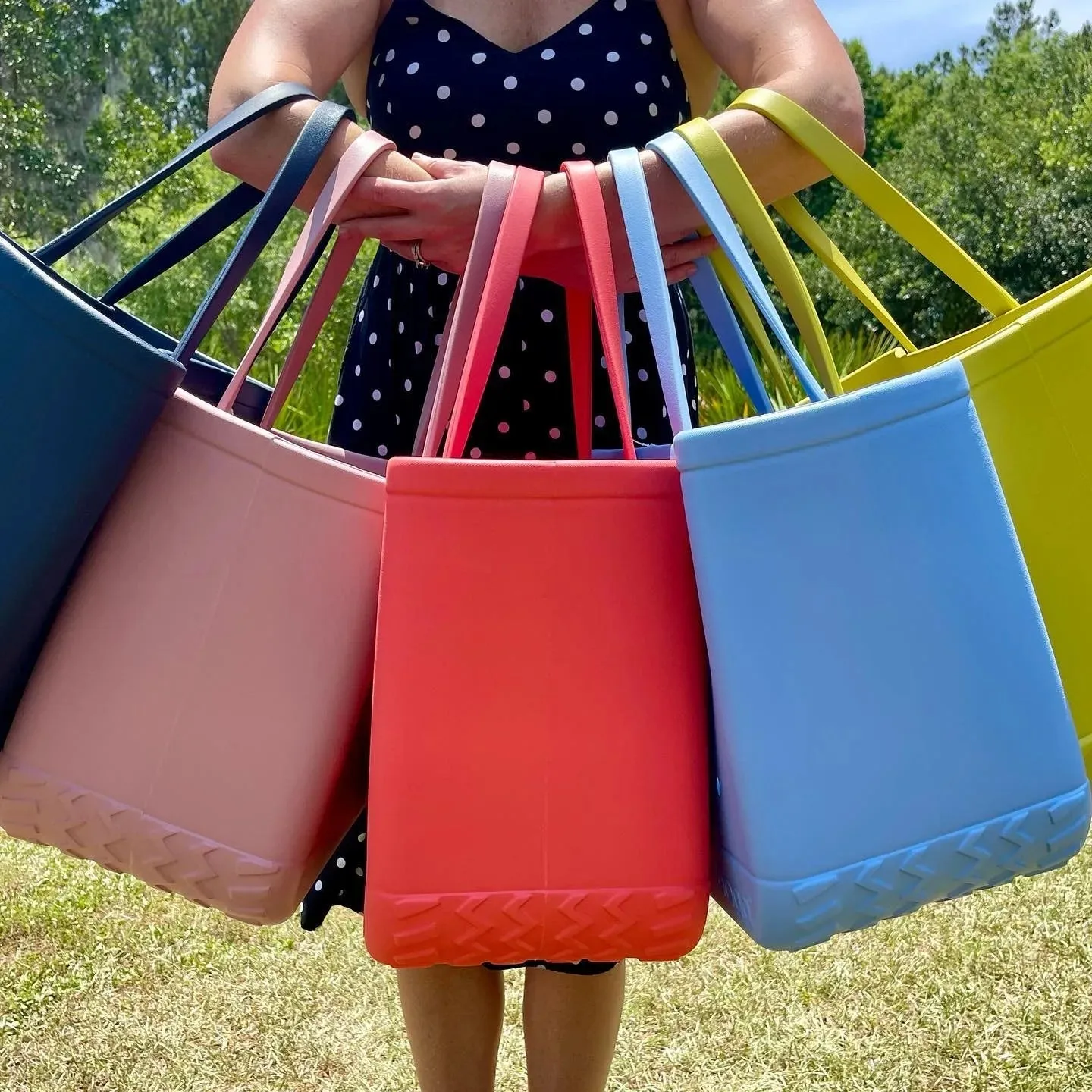 X-Large Capacity Plastic Beach Tote Bag for Men & Women